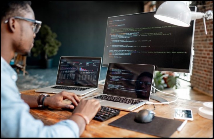 Programadores - https://surgeaki.com